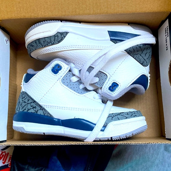 Retro Jordan 3s - Picture 1 of 4